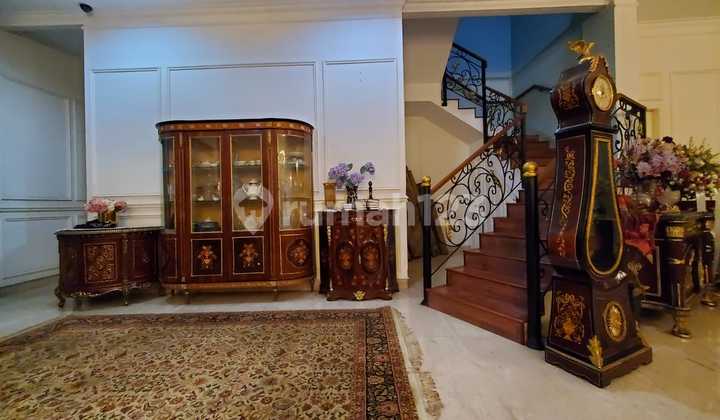 Dijual cepat rumah luas hoek di Radio Dalam Kebayoran Baru Dijual cepat rumah luas hoek di Radio Dalam Kebayoran Baru