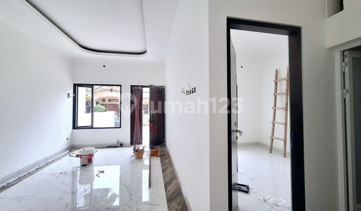Rumah Baru Disign Klasik Mewah Strategis Ke Tol Jatibening  2