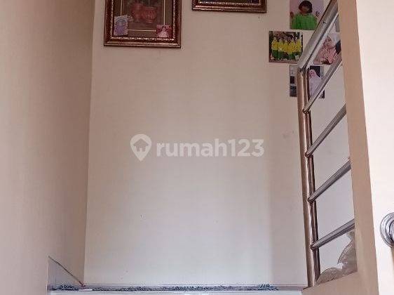 Rumah 2 lantai kokoh apik di perumahan elit Jatinegara baru  2