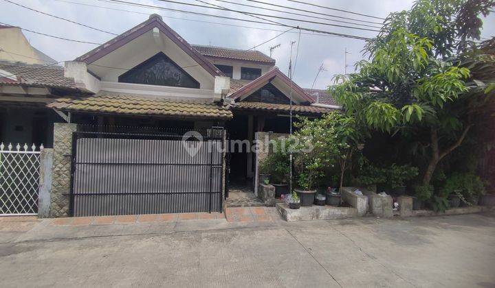 Rumah kokoh murah urgent dalam komplek besar nempel sumarecon 1