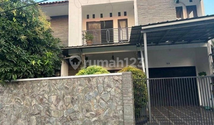 Rumah Bagus Strategis ke Tol Jatiwaringin Ful Furnish @