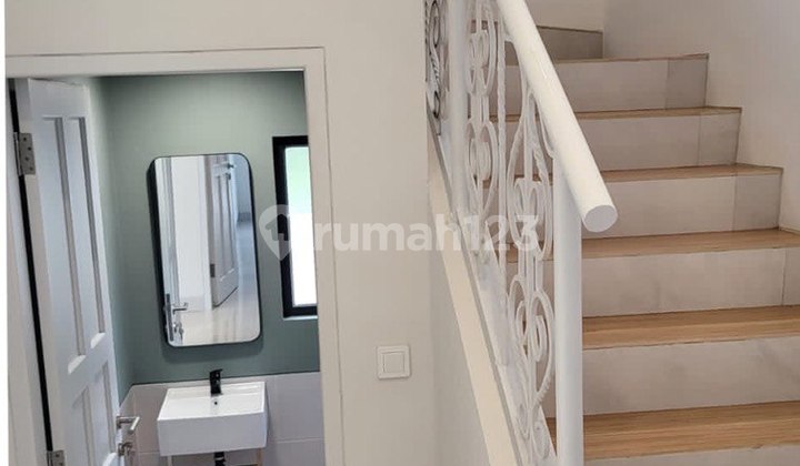 Ready-to-Live House Suitable for Business Near Nagrak Cibubur Toll Road 2