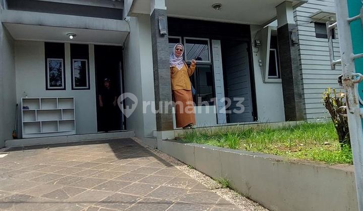 Rumah Nyaman Strategis Ke Lrt Harjamukti Cibubur Jakarta Timur 2