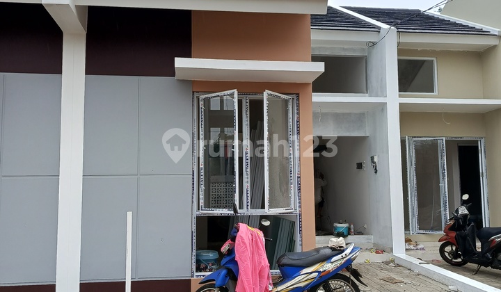 Rumah Bebas Banjir Akses LRT Cikunir dan Tras Jakarta Vida Rumah Bebas Banjir Akses LRT Cikunir dan Tras Jakarta Vida