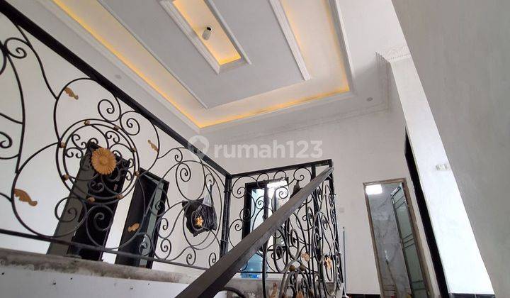 Rumah baru renovasi 2,5 lantai Kodau Bekasi 2