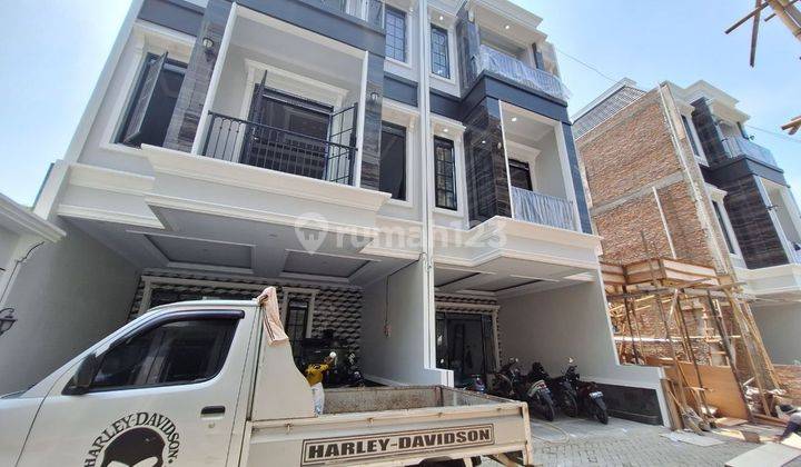 Rumah Cluster baru 3 lantai Jagakarsa Jakarta Selatan 2