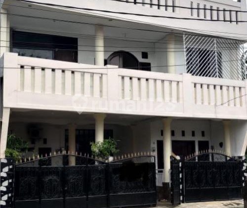 Cheap Sale of Boarding House and Main House in Jati Asih, Bekasi Cheap Sale of Boarding House and Main House in Jati Asih, Bekasi
