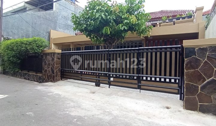 Rumah Terawat Akses Strategis Utan Kayu Jakarta Timur 2