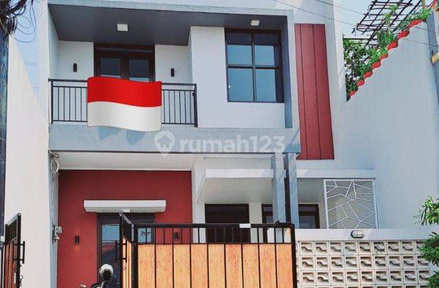 Rumah 2 Lantai Baru Semi Furnished Shm Di Golden City, Bekasi 1