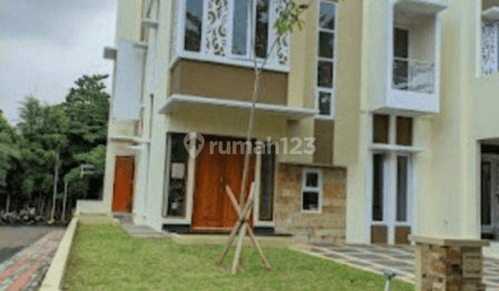 Rumah Mewah Baru Furnished Town House Exclusive Dekat Tebet Di Cipinang 2