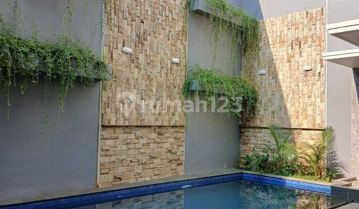 Rumah Baru Mewah Kolam Renang Dekat Pondok Indah di Kebayoran Baru 2