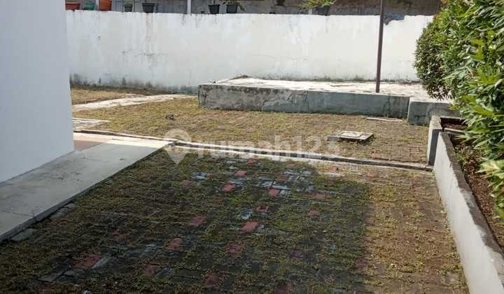 For Sale Old House Habitable in Senen Area, Central Jakarta 2