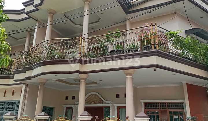 For sale, a neat and good 3-story house, fully ready to occupy in East Bekasi.