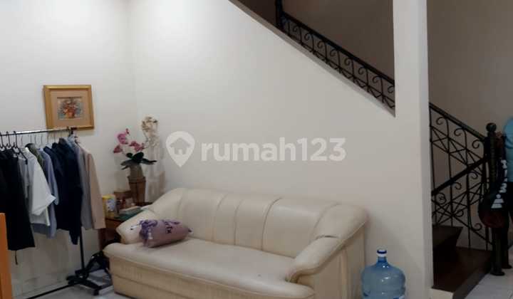 DiJual rumah di Villa Permata Gading,  Rumah cantik 3 Lantai, bangunan rapi, bersih dan siap huni 2