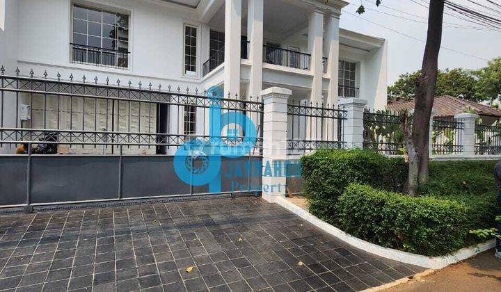 Rumah Putih 3 Lantai SHM di Kuningan, Kuningan 1