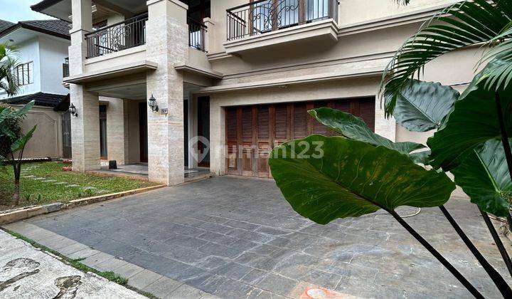 Rumah 2 Lantai Semi Furnished SHM di Ampera, Jakarta Selatan 1