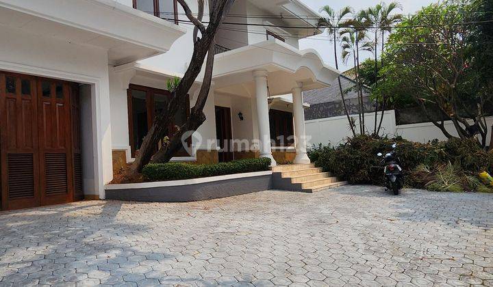 Rumah 2 Lantai Bagus Semi Furnished SHM di Kemang, Jakarta Selatan 2