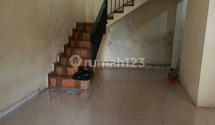 2-Storey House for Quick Sale 2-Storey House for Quick Sale