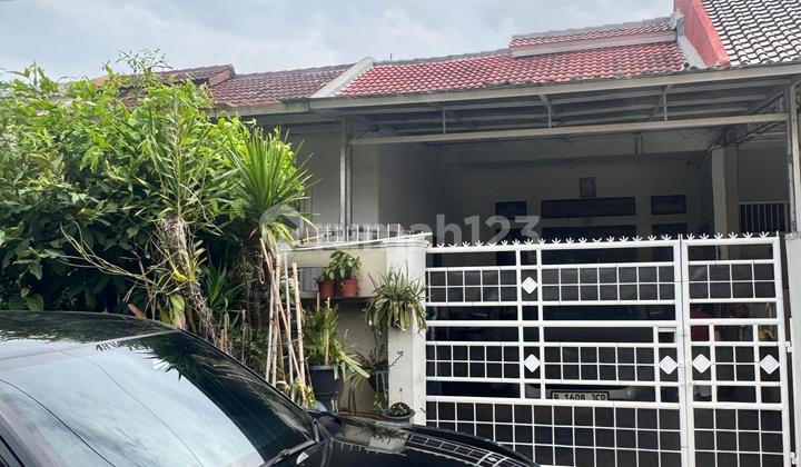 For Sale Ready-to-Occupy House in Sector 1 C Gading Serpong Tangerang