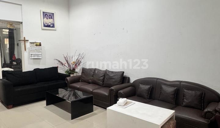 For Sale Ready-to-Occupy House in Sector 1 C Gading Serpong Tangerang 2