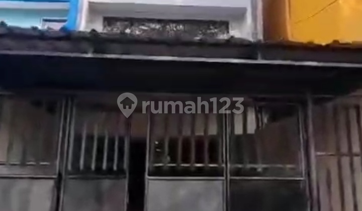 Strategic Shophouse for Business