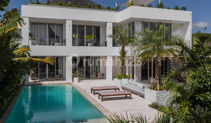 Luxury Villa with Private Cinema in Ungasan