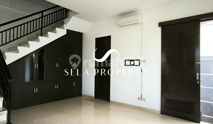 Rumah 3 Lantai Modern di Benoa 2