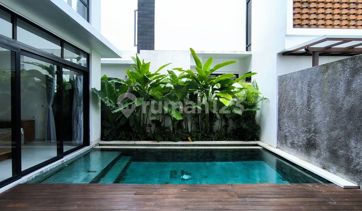 Modern Villa with rice field view in Kedungu