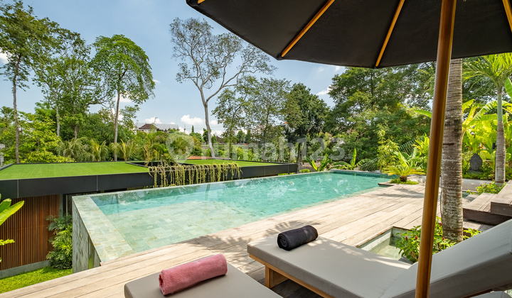 Untuk Disewa - Villa Tropis Modern 4 Kamar Tidur di Dalung