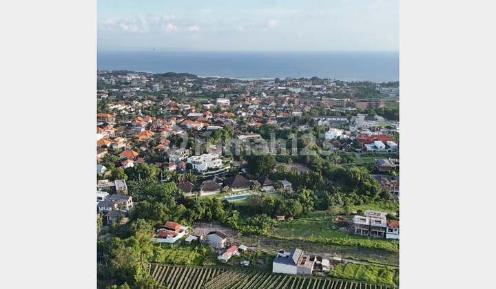 Tanah dengan Pemandangan Sawah yang Tenang di Pererenan Tanah dengan Pemandangan Sawah yang Tenang di Pererenan