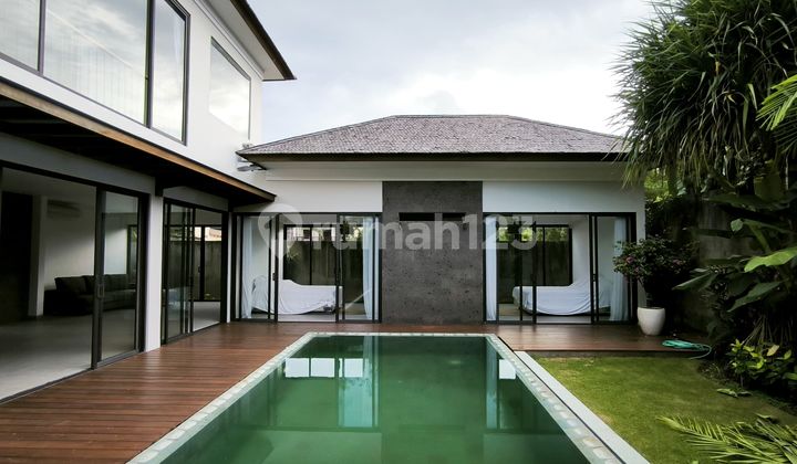Villa Modern 3 Kamar Tidur di Jimbaran