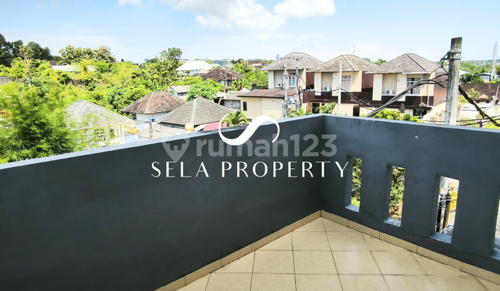 Modern 3 Storey Home in Benoa