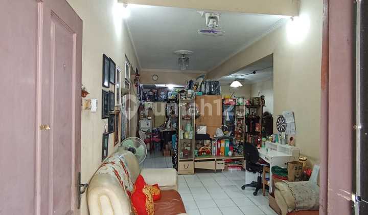 Quick sale house in Citra Garden 5, West Jakarta Quick sale house in Citra Garden 5, West Jakarta