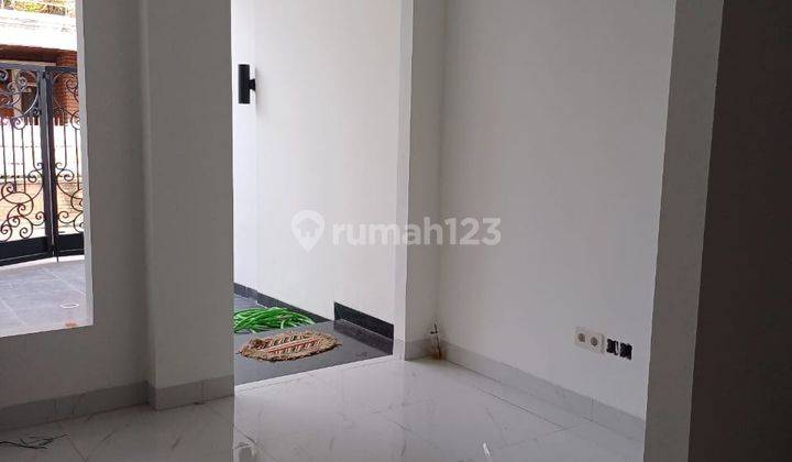 Dijual Cepat Rumah Baru American Classic House Siap Huni Bebas Banjir , Cengkareng , Jakarta Barat 1