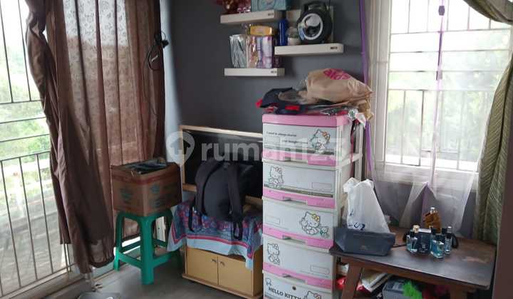 Dijual cepat rumah siap huni posisi hoek dalam cluster Park Residence , Taman Surya , Jakarta Barat 1