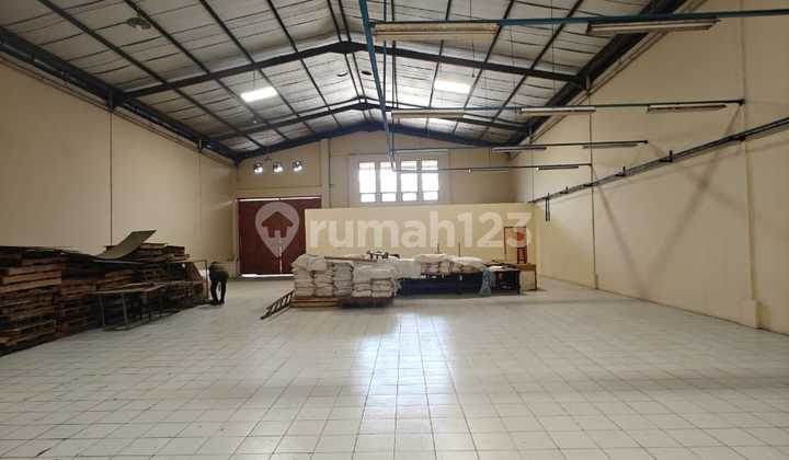 Dijual cepat gudang siap pakai di dalam kawasan pergudangan Mutiara Kosambi 2