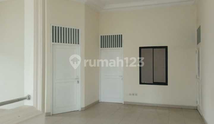 Dijual Cepat Rumah Siap Huni Full Renovasi Mewah Posisi Hoek di Villa Taman Bandarahoek 2