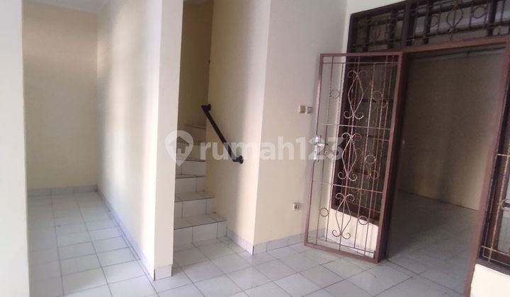 Dijual cepat rumah siap huni rapih bersih , Taman Palem Lestari