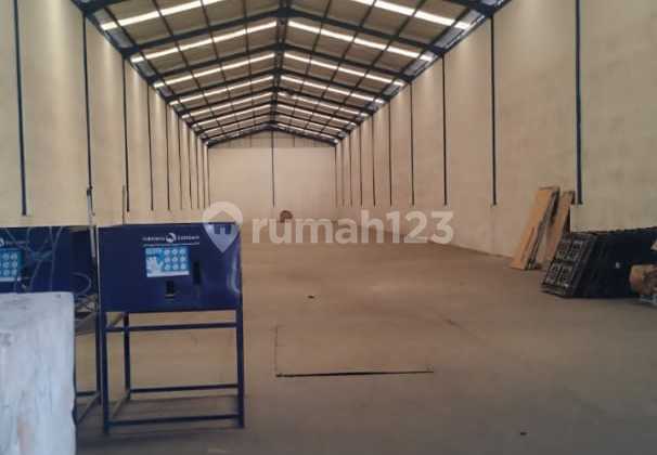 Warehouse for quick sale, negotiable until deal in Kamal Muara Penjaringan, North Jakarta.
