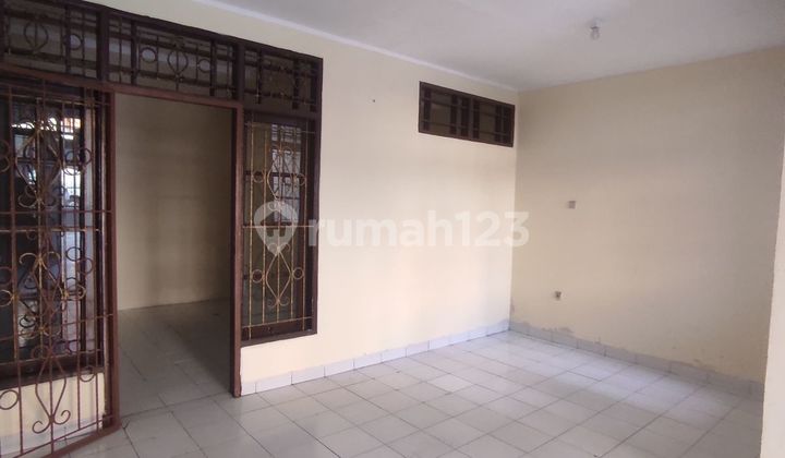Dijual cepat rumah siap huni rapih bersih , Taman Palem Lestari 2