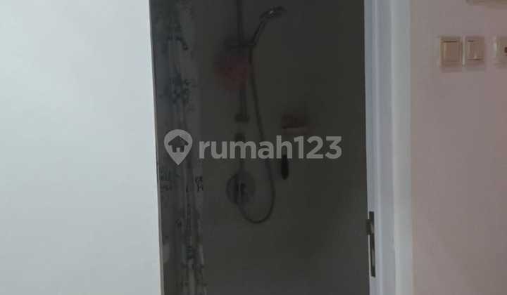 Dijual cepat rumah siap huni dalam cluster di Golf Lake Residence , Cengkareng Jakarta Barat 2