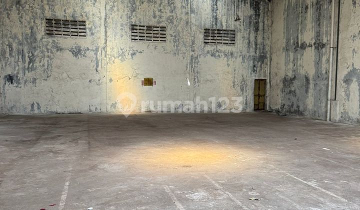 Disewakan cepat gudang plong siap pakai dalam kawasan Pergudangan Mutiara Kosambi 2