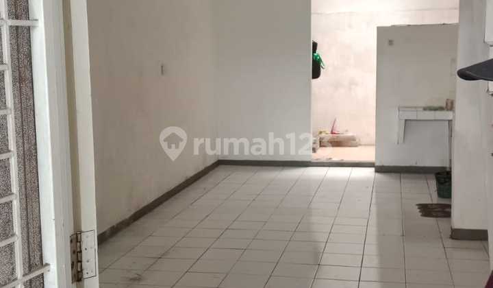 For sale quickly, ready-to-occupy house in Permata Taman Palem, West Jakarta 2
