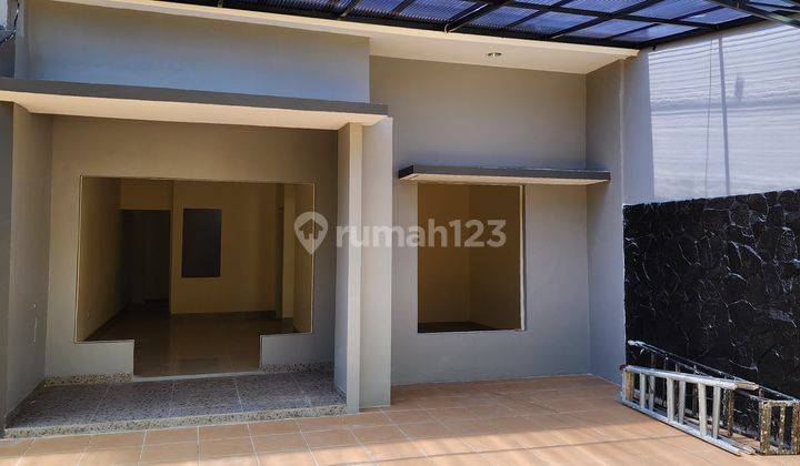 Dijual Rumah Serpong Park Siap Huni 5 Kamar Tidur 3 Kamar Mandi  2