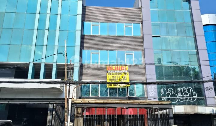 For Sale 4-Story Shop House + Rooftop East Cideng