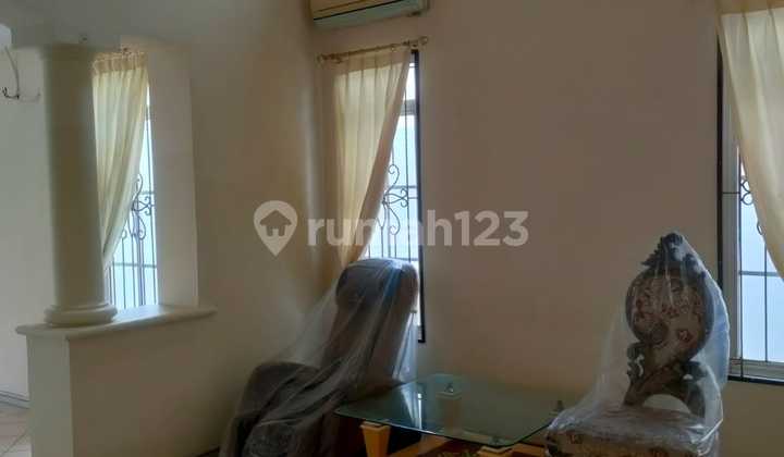 For Rent House on Jl. Kalimantan - Lippo Karawaci Tangerang 2