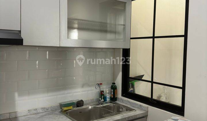 Rumah 2 Lantai Bagus Dan Siap Huni Semi Furnish di Lavon 2, Tangerang 2