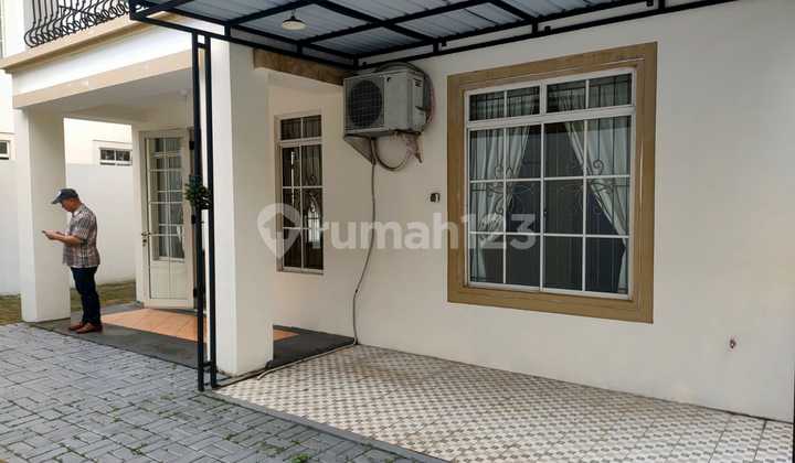 Disewakan Rumah di Jl. Kalimantan - Lippo Karawaci Tangerang Disewakan Rumah di Jl. Kalimantan - Lippo Karawaci Tangerang