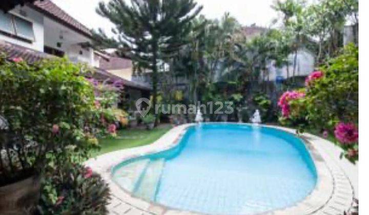 Villa 2 lantai diseminyak selangkah ke pantai double six la planca 2