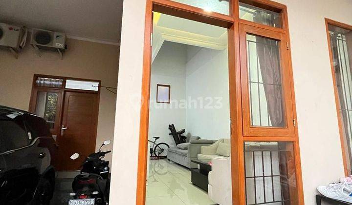 Rumah 2 lantai semi furnish,rapi dan murah di Bintaro,SHM 2